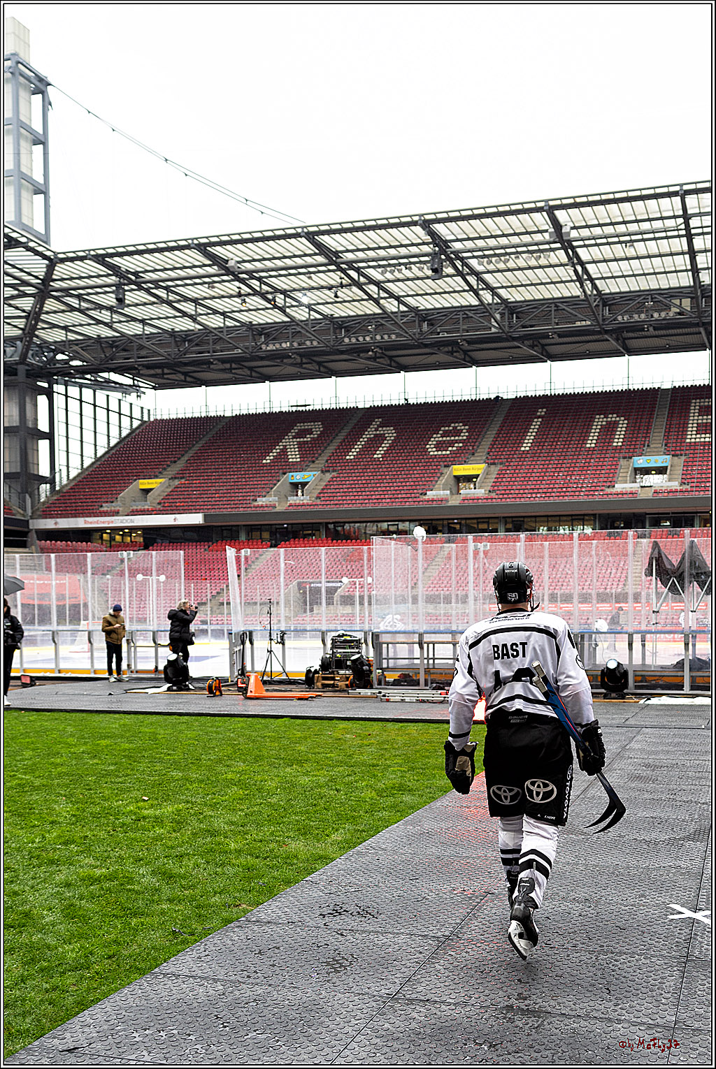 PENNY DEL WINTERGAME;  Kölner Haie Training; Köln, 02.12.2022
